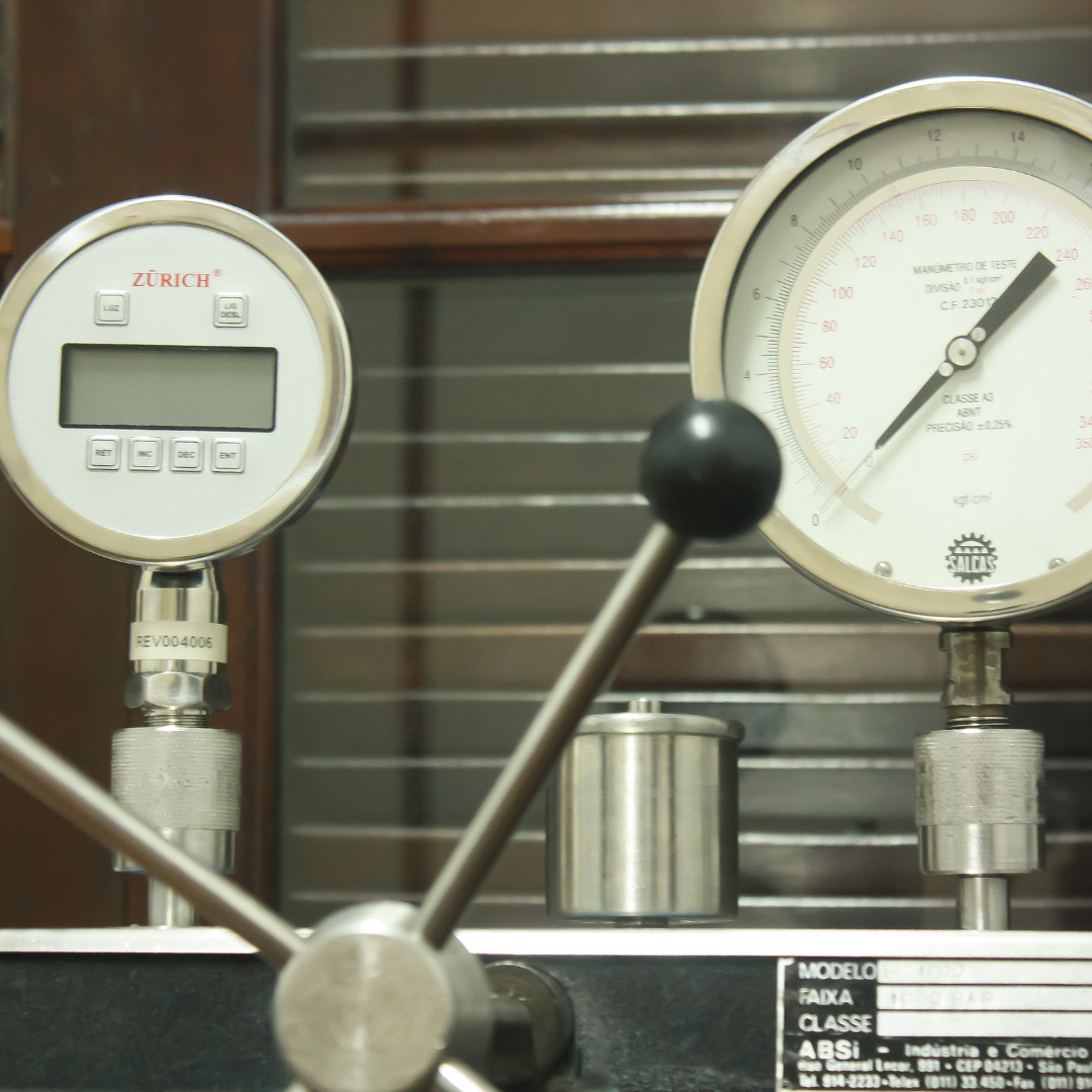 Calibração de equipamentos, ensaio em válvulas de segurança e pressostato, inspeção NR13 e venda de equipamentos.